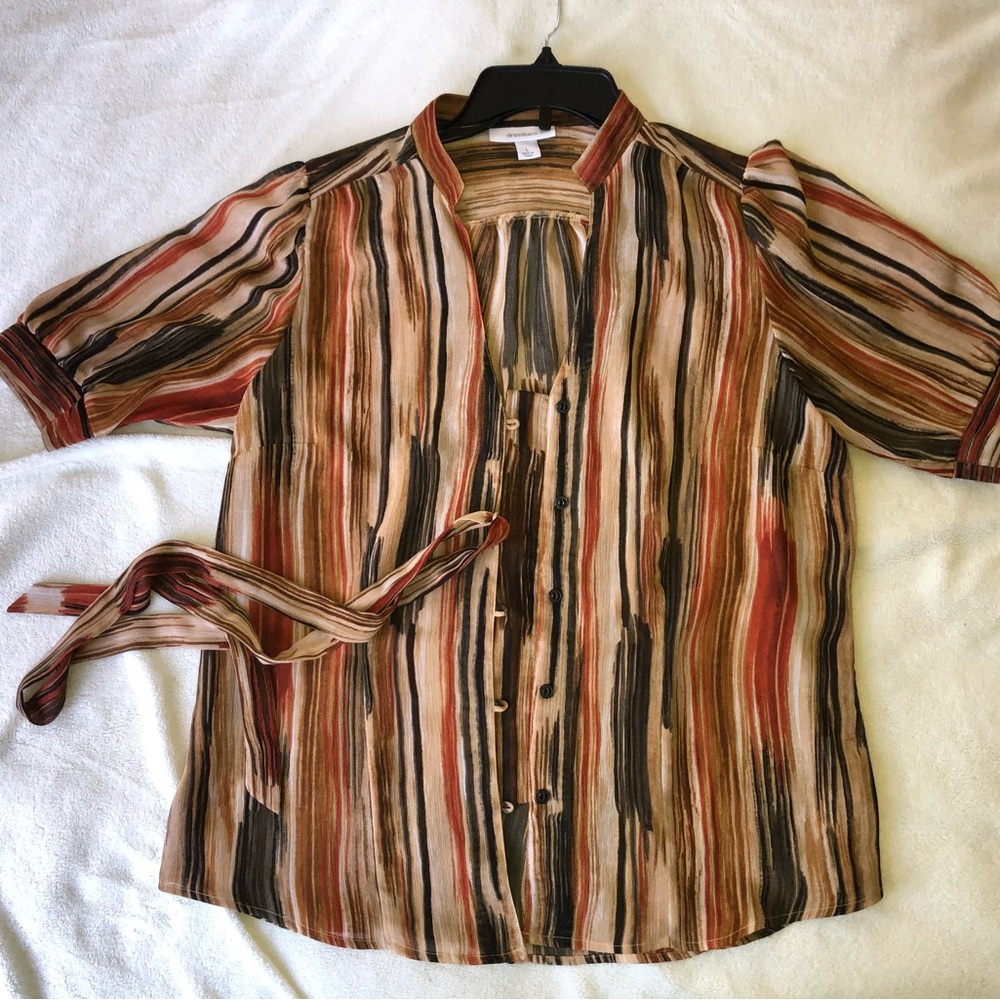 Dressbarn button down blouse with belt. Womens large